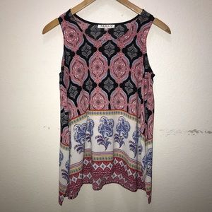 🎉🎉multicolored, flowy tank top!!